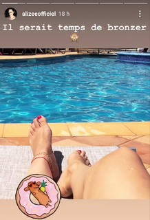 Alizée feet photo thumbnail