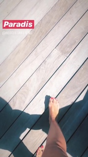 Alizée feet photo thumbnail