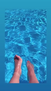 Alizée feet photo thumbnail