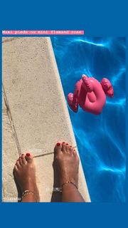 Alizée feet photo thumbnail