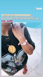 Alizée feet photo thumbnail