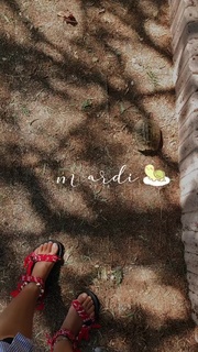 Alizée feet photo thumbnail