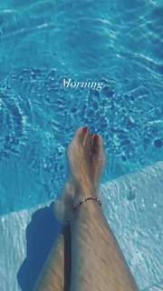 Alizée feet photo thumbnail