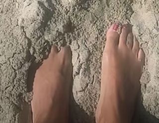 Alizée feet photo thumbnail