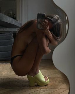 Alizée Gamberini feet photo 10