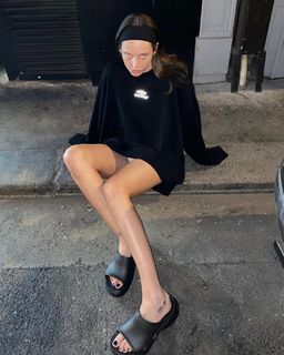 Alizée Gamberini feet photo 9