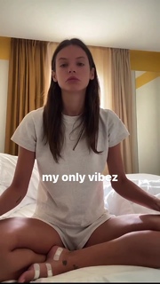 Alizée Gamberini feet photo 16