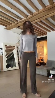 Alizée Gamberini feet photo 12