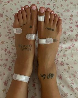 Alizée Gamberini feet photo 9