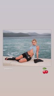 Alla Bruletova feet photo thumbnail