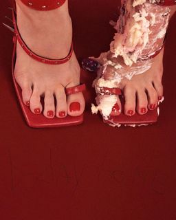 Alla Bruletova feet photo thumbnail