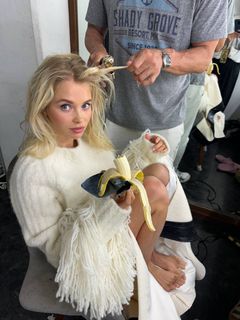 Alla Bruletova feet photo thumbnail