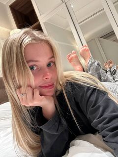 Alla Bruletova feet photo thumbnail