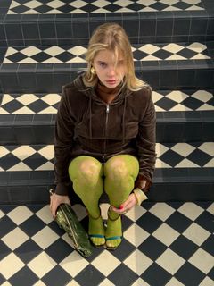 Alla Bruletova feet photo thumbnail