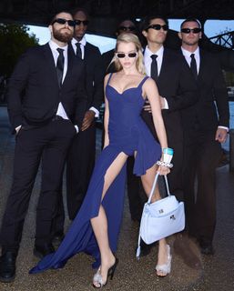 Alla Bruletova feet photo thumbnail