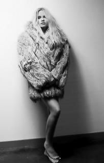 Alli Simpson feet photo 9