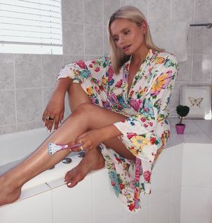 Alli Simpson feet photo 8
