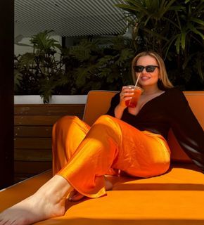 Alli Simpson feet photo 8