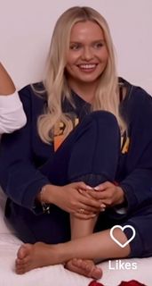 Alli Simpson feet photo 2