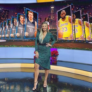 Allie Clifton feet photo thumbnail