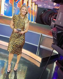 Allie Clifton feet photo thumbnail