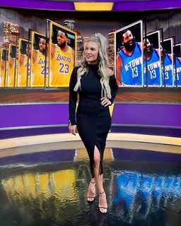 Allie Clifton feet photo thumbnail