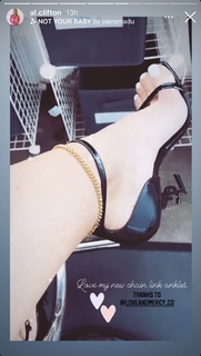 Allie Clifton feet photo thumbnail