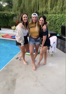 Allie Clifton feet photo thumbnail