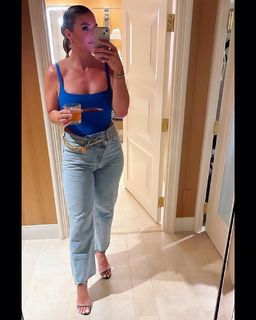 Allie Clifton feet photo thumbnail