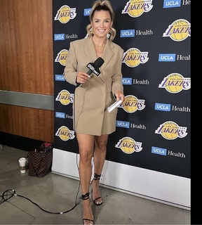 Allie Clifton feet photo thumbnail