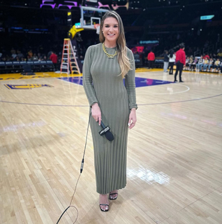 Allie Clifton feet photo thumbnail