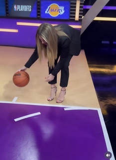 Allie Clifton feet photo thumbnail