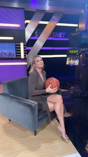 Allie Clifton feet photo thumbnail