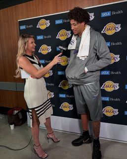 Allie Clifton feet photo thumbnail