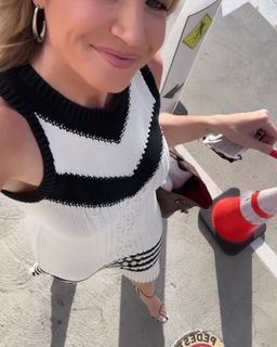 Allie Clifton feet photo thumbnail