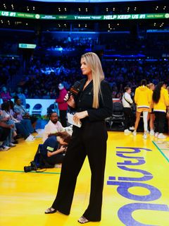 Allie Clifton feet photo thumbnail
