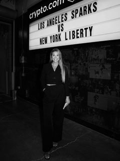 Allie Clifton feet photo thumbnail