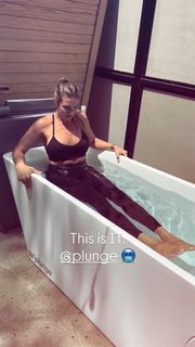 Allie Clifton feet photo thumbnail