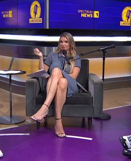 Allie Clifton feet photo thumbnail