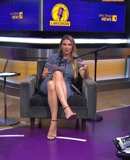 Allie Clifton feet photo thumbnail