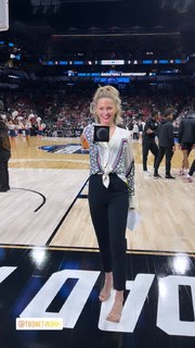 Allie LaForce feet photo thumbnail