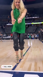Allie LaForce feet photo thumbnail