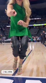 Allie LaForce feet photo thumbnail