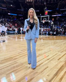 Allie LaForce feet photo thumbnail