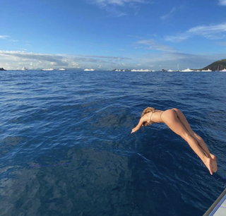 Allison Dunbar feet photo 8