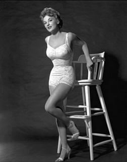 Allison Hayes feet photo 18