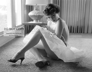 Allison Hayes feet photo 2