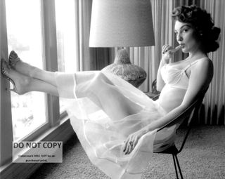 Allison Hayes feet photo 1
