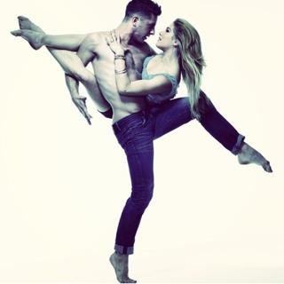 Allison Holker feet photo 9
