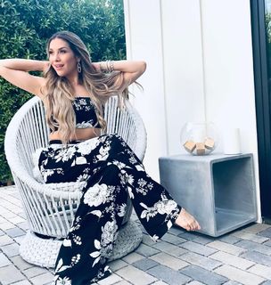 Allison Holker feet photo 9